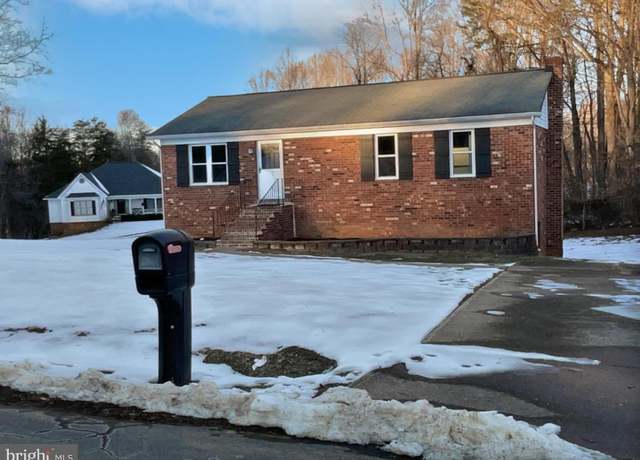 Property at 1618 Clover Dr, Fredericksburg, VA 22407, 3 beds, 3 baths