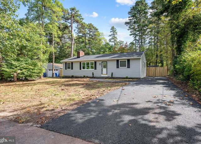 Property at 23 Lenape Trl, Medford Lakes, NJ 08055, 4 beds, 2 baths