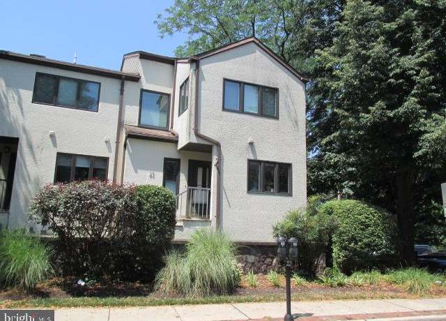 Property at 41 Lambert Ln, Lambertville, NJ 08530, 2 beds, 2.5 baths