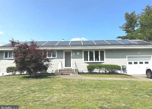Property at 32 Saranac Rd, Hamilton, NJ 08619, 3 beds, 1.5 baths