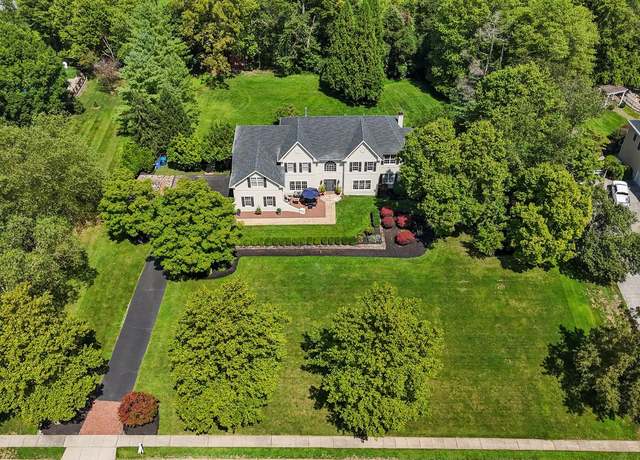 Property at 26 Woodside Ln, New Hope, PA 18938, 5 beds, 3.5 baths