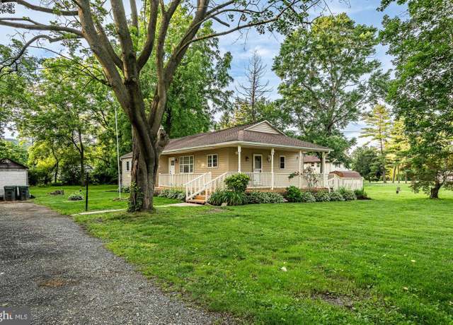 Property at 100 Broad St, Coatesville, PA 19320, 4 beds, 1 bath