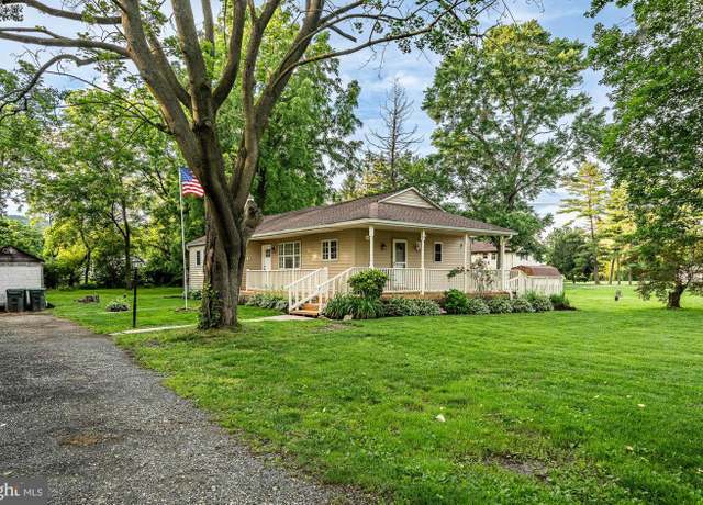 Property at 100 Broad St, Coatesville, PA 19320, 4 beds, 1 bath