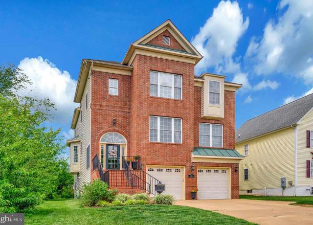 Property at 1413 Payne St, Fredericksburg, VA 22401, 5 beds, 3.5 baths