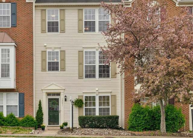 Property at 13691 Saint Johns Wood Pl, Herndon, VA 20171, 4 beds, 3.5 baths