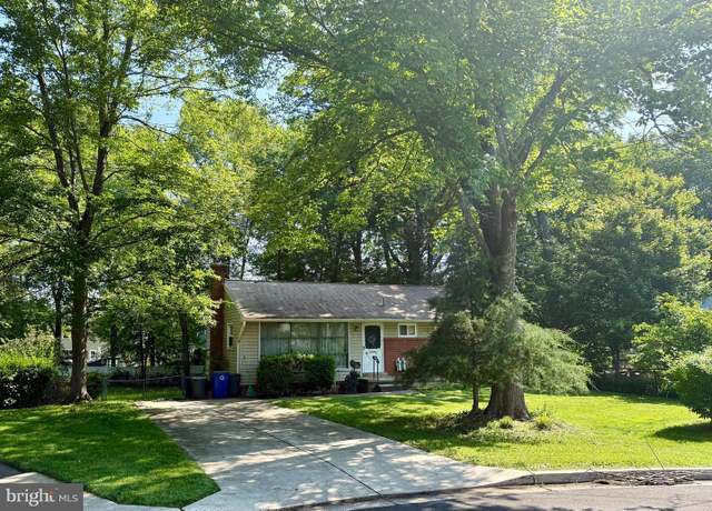Property at 505 Hillcrest Dr SW, Vienna, VA 22180, 3 beds, 1.5 baths