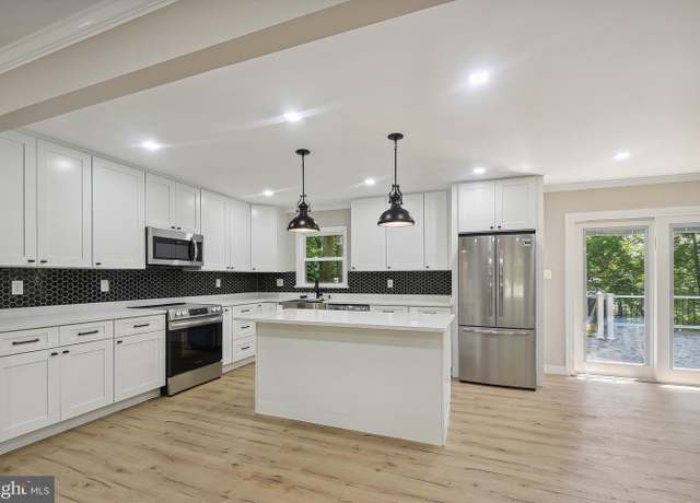 Property at 1901 Ridge Rd, Haymarket, VA 20169, 3 beds, 2 baths