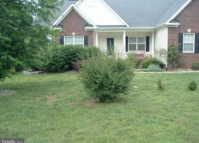 Property at 9409 Everette Ct, Spotsylvania, VA 22553, 4 beds, 4 baths