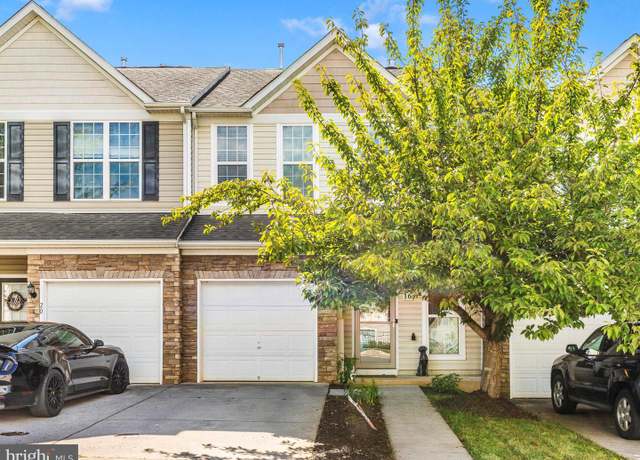 Property at 16 Compound, Martinsburg, WV 25403, 3 beds, 2.5 baths