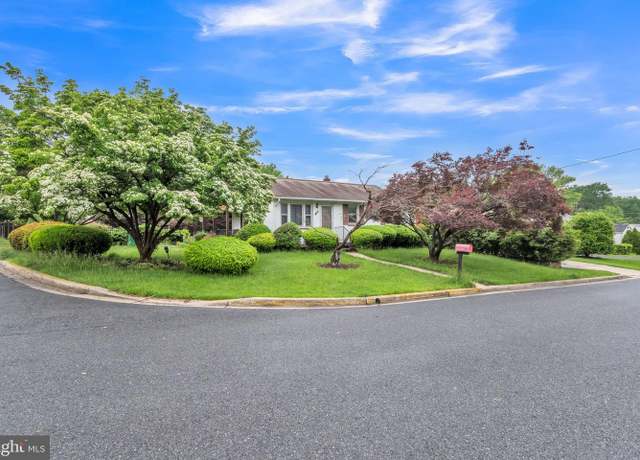 Property at 12 Mills Rd, Gaithersburg, MD 20877, 3 beds, 2 baths
