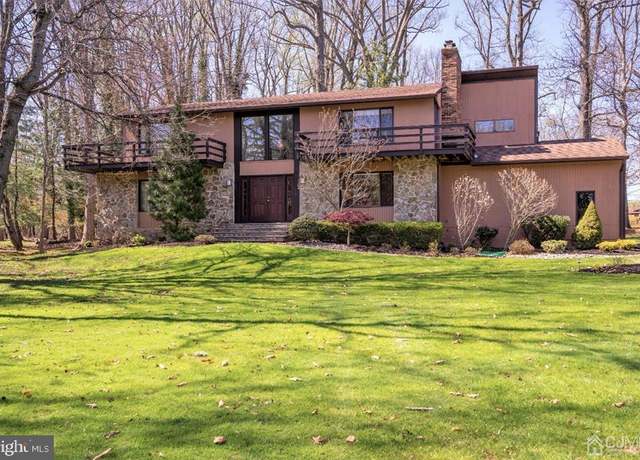 Property at 6 Pershing Ct, North Brunswick, NJ 08902, 5 beds, 3.5 baths