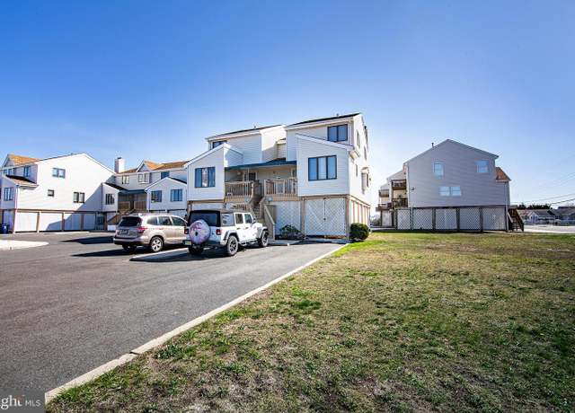 Property at 15 W Playhouse Dr, Little Egg Harbor Twp, NJ 08087, 2 beds, 2.5 baths