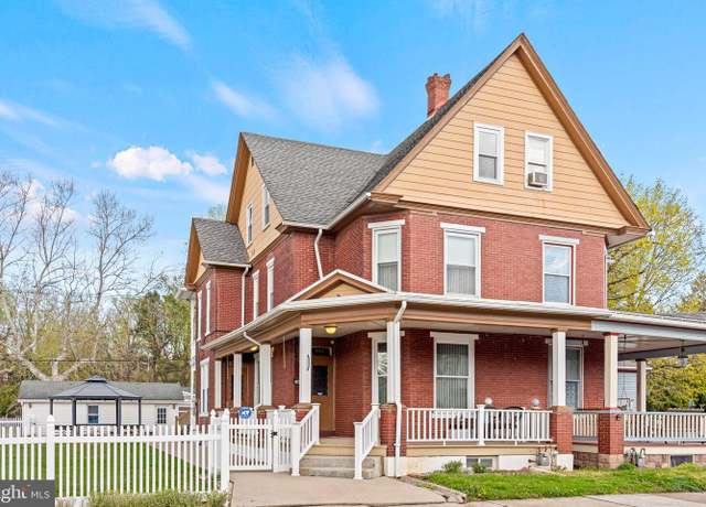 Property at 452 Eshelman St, Highspire, PA 17034, 6 beds, 1.5 baths
