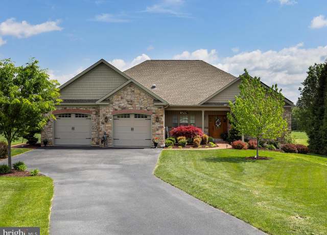 Property at 1464 Highfield Ct, Chambersburg, PA 17202, 4 beds, 3 baths