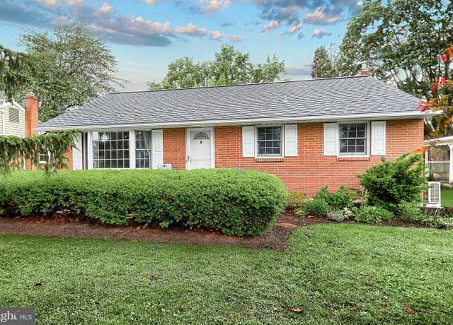 Property at 440 N Mount Joy St, Elizabethtown, PA 17022, 3 beds, 1.5 baths