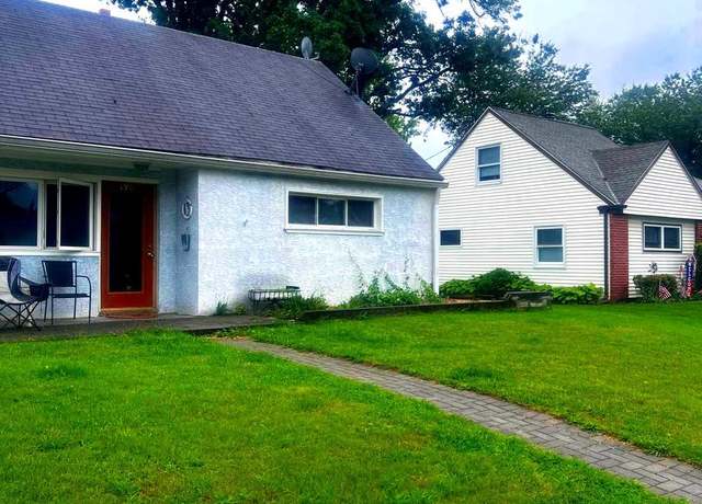 Property at 198 Oxford Cir, Norristown, PA 19403, 3 beds, 1 bath
