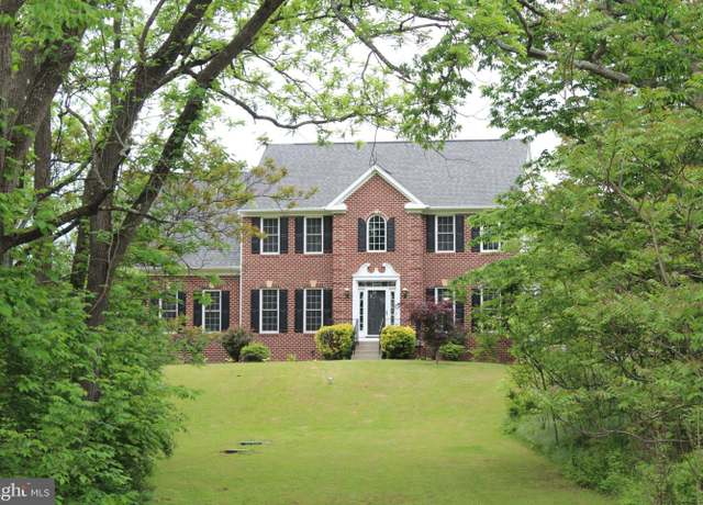 Property at 627 Chimney Cir, Middletown, VA 22645, 4 beds, 2.5 baths