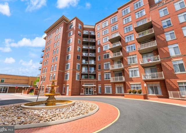 Property at 4490 Market Commons Dr #105, Fairfax, VA 22033, 2 beds, 2.5 baths
