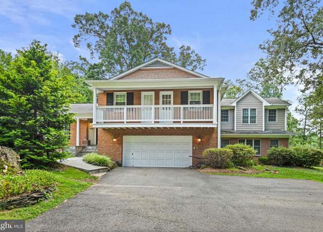 Property at 8633 Janet Ln, Vienna, VA 22180, 5 beds, 5.5 baths