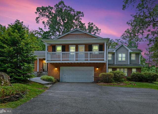 Property at 8633 Janet Ln, Vienna, VA 22180, 5 beds, 5.5 baths