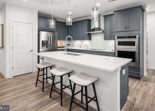 Property at 5800 Moonstone Way #207, Haymarket, VA 20169, 3 beds, 2 baths