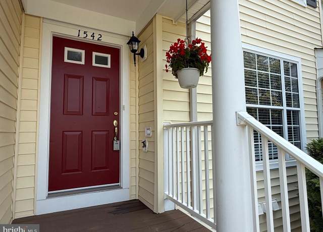 Property at 1542 Danewood Ct, Crofton, MD 21114, 2 beds, 2.5 baths