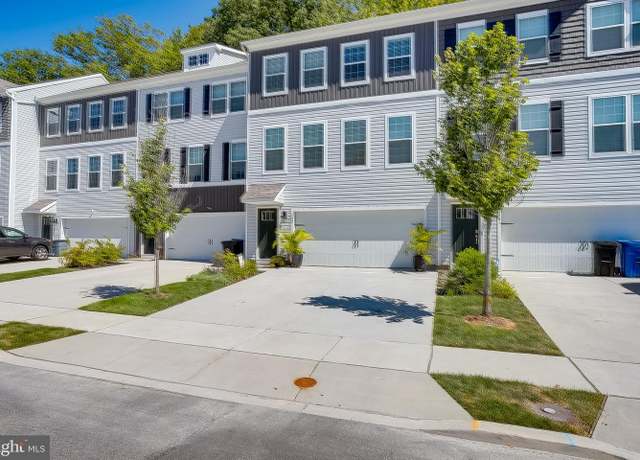 Property at 102 Levis Dr, Mount Holly, NJ 08060, 3 beds, 2.5 baths