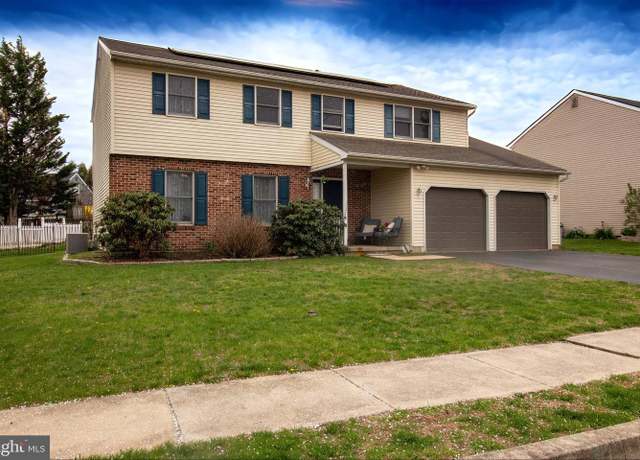 Property at 1318 Fredrick Blvd, Reading, PA 19605, 4 beds, 2.5 baths