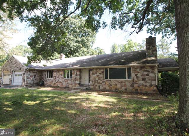 Property at 335 S Buckhout St, State College, PA 16801, 4 beds, 4 baths