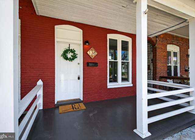 Property at 138 E Washington St, Elizabethtown, PA 17022, 3 beds, 1 bath