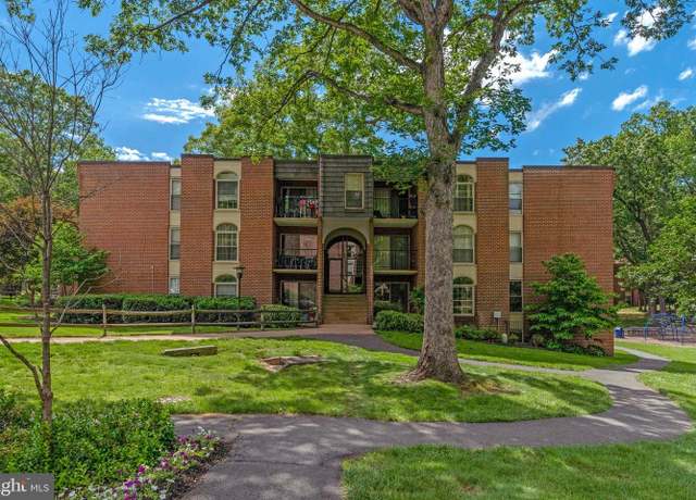 Property at 3328 Woodburn Village Dr #14, Annandale, VA 22003, 1 bed, 1 bath