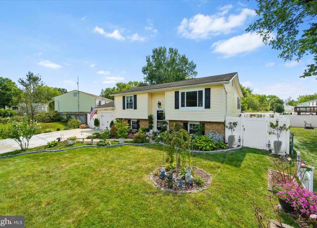Property at 4811 Welford St, Alexandria, VA 22309, 4 beds, 3 baths