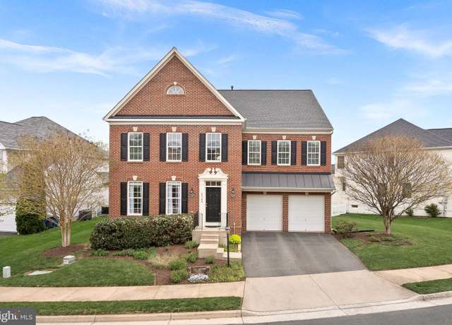 Property at 42188 St Huberts Pl, Chantilly, VA 20152, 4 beds, 4.5 baths