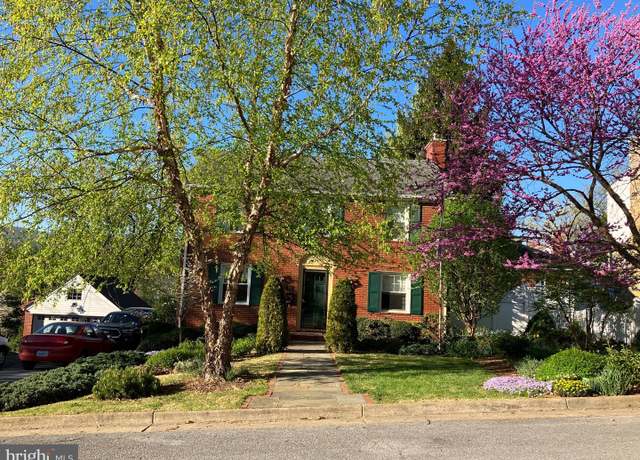Property at 210 W 1st St, Front Royal, VA 22630, 4 beds, 1.5 baths