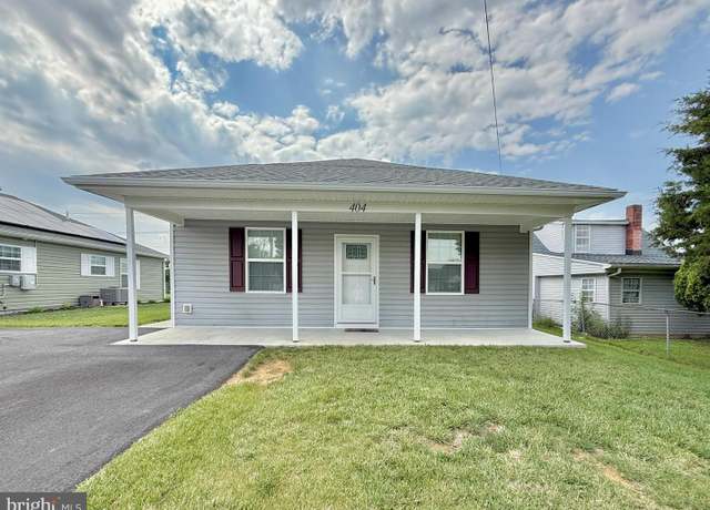 Property at 404 Athletic St, Martinsburg, WV 25404, 3 beds, 2 baths