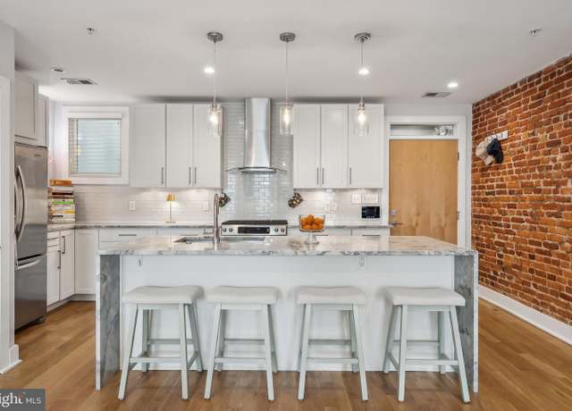 Property at 1321 21st St NW #5, Washington, DC 20036, 2 beds, 2.5 baths