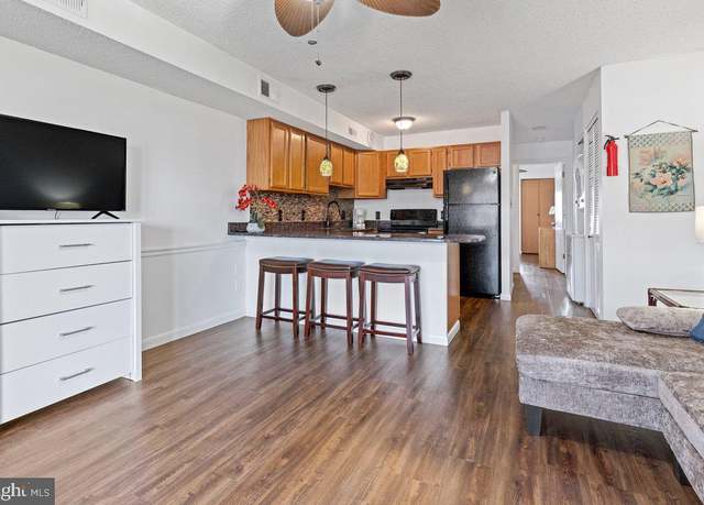 Property at 203 33rd St #407, Ocean City, MD 21842, 1 bed, 1 bath
