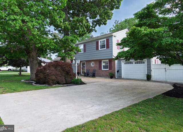 Property at 6 Holly Dr, Northfield, NJ 08225, 3 beds, 1.5 baths
