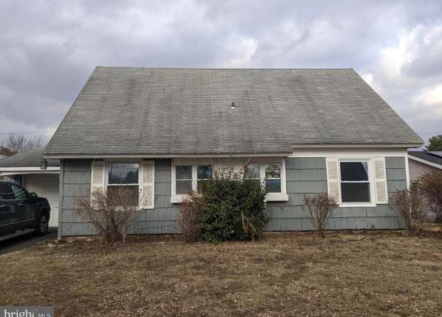 Property at 43 Bayberry Ln, Willingboro, NJ 08046, 4 beds, 2 baths