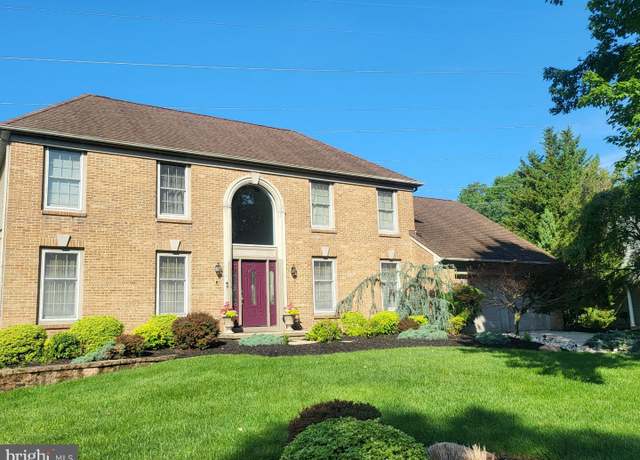 Property at 13 Periwinkle Dr, Mount Laurel, NJ 08054, 4 beds, 2.5 baths