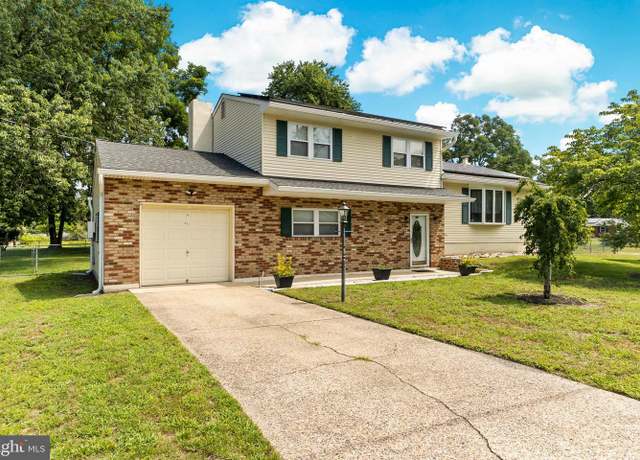Property at 103 Red Feather Trl, Browns Mills, NJ 08015, 4 beds, 1.5 baths