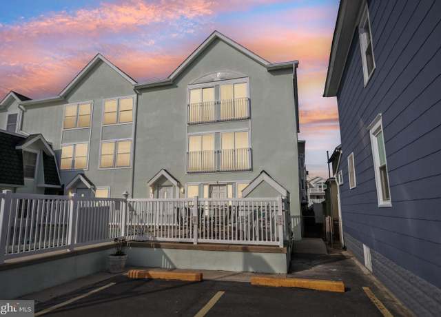 Property at 213 Hand Ave #1, Wildwood, NJ 08260, 4 beds, 3.5 baths