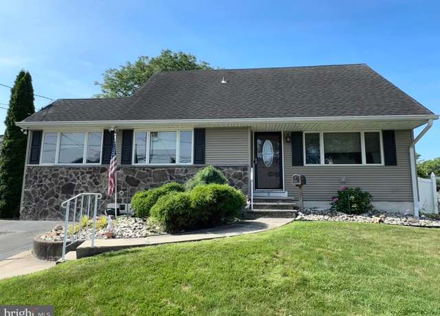 Property at 31 Rolling Ln, Hamilton, NJ 08690, 3 beds, 2 baths