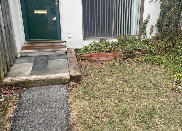 Property at 234 Summit House #234, West Chester, PA 19382, 2 beds, 1.5 baths