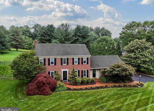 Property at 2 Woodcrest Way, Landenberg, PA 19350, 4 beds, 3 baths