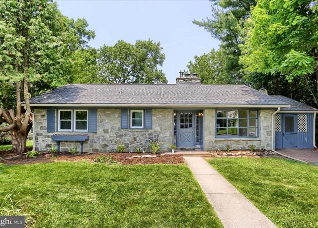 Property at 637 E Cypress St, Palmyra, PA 17078, 2 beds, 2 baths
