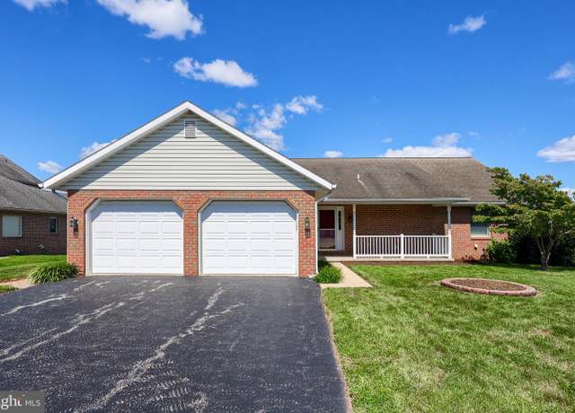 Property at 2330 Mountain View Dr, Dover, PA 17315, 3 beds, 2.5 baths