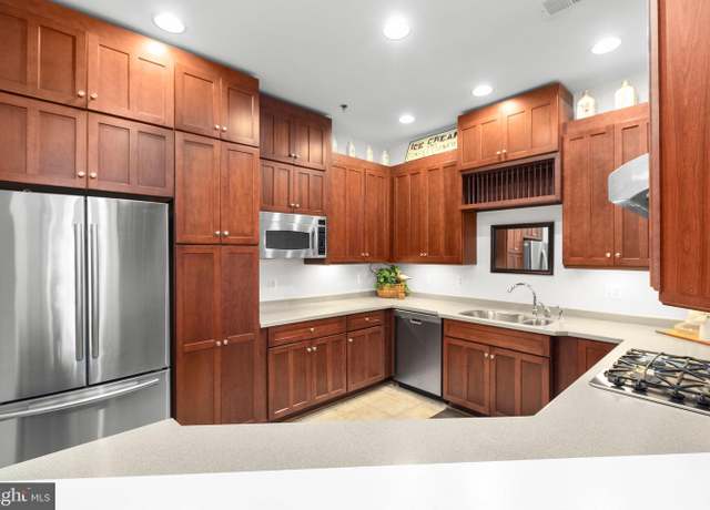 Property at 830 Belmont Bay Dr #206, Woodbridge, VA 22191, 2 beds, 2.5 baths