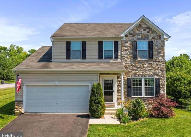 Property at 165 Killian Ln, Charles Town, WV 25414, 4 beds, 4.5 baths