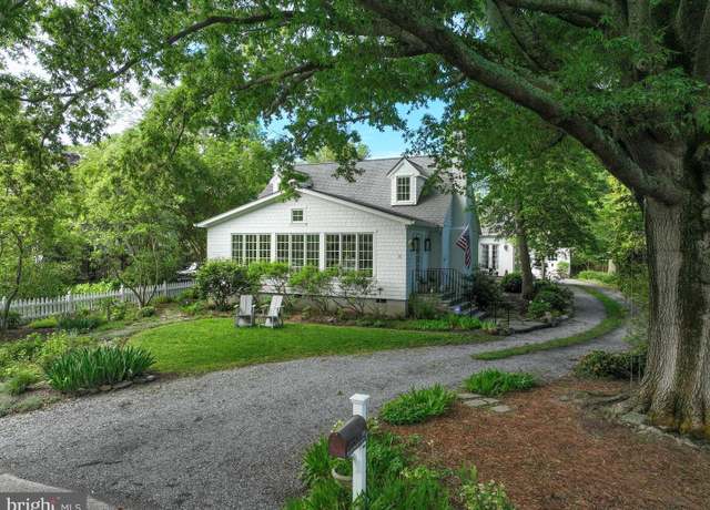 Property at 18 Bancroft Ave, Annapolis, MD 21403, 4 beds, 3.5 baths